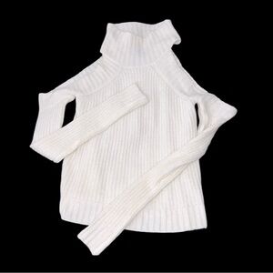 NWOT Olivaceous Women’s Cold Shoulder White Turtleneck Sweater Size Large